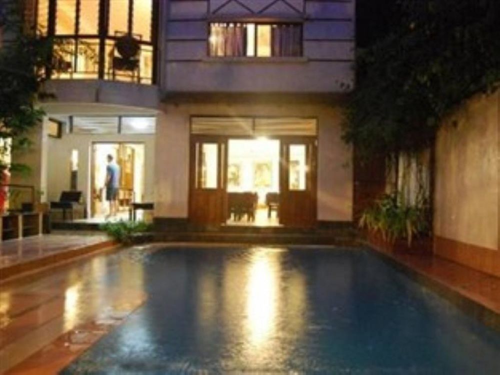 วายเค อพาร์ต เฮาส์ Hotel พนมเปญ ภายนอก รูปภาพ