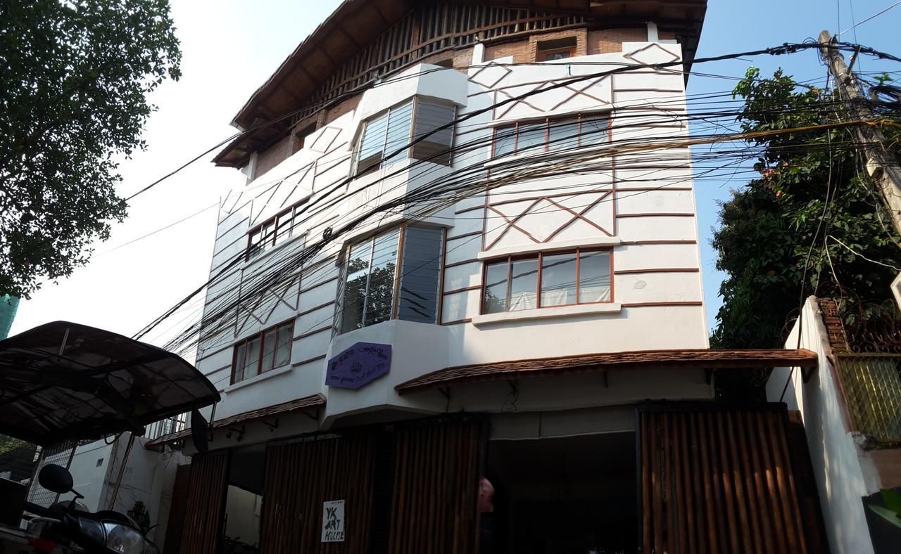 วายเค อพาร์ต เฮาส์ Hotel พนมเปญ ภายนอก รูปภาพ